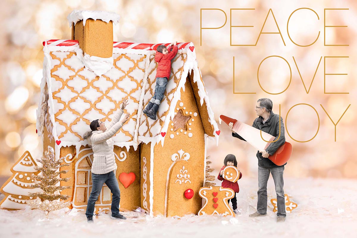 Xmas%20Card%202017%20 %20%20Family%20with%20Gingerbread%20house