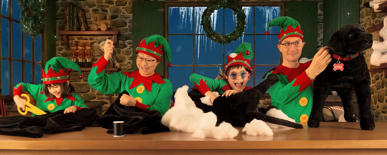 Xmas%20Card%202020%20 %20%20Elves%20building%20Boogie